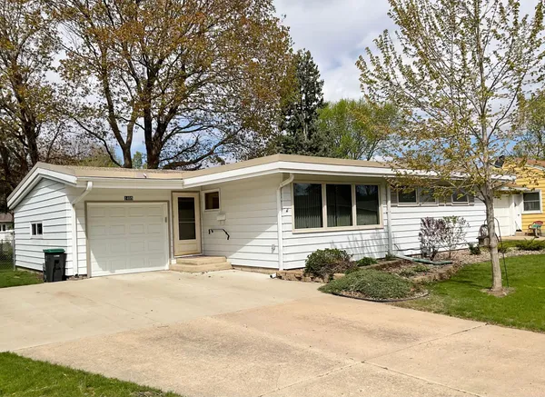 $239,000 | 1405 5th Street Northwest, Austin, MN 55912