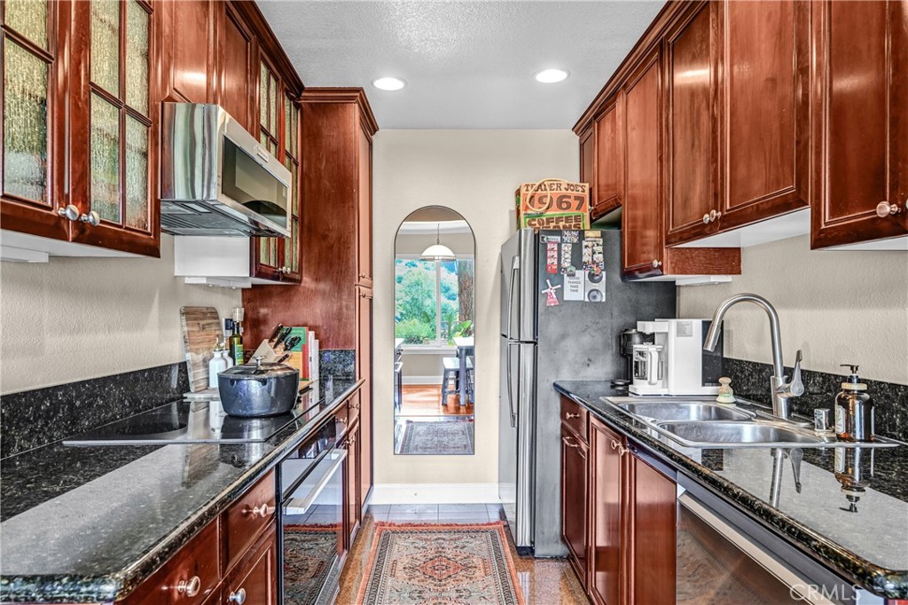 8640 Via Mallorca, Unit B La Jolla, CA 92037 - Photo 12 of 31