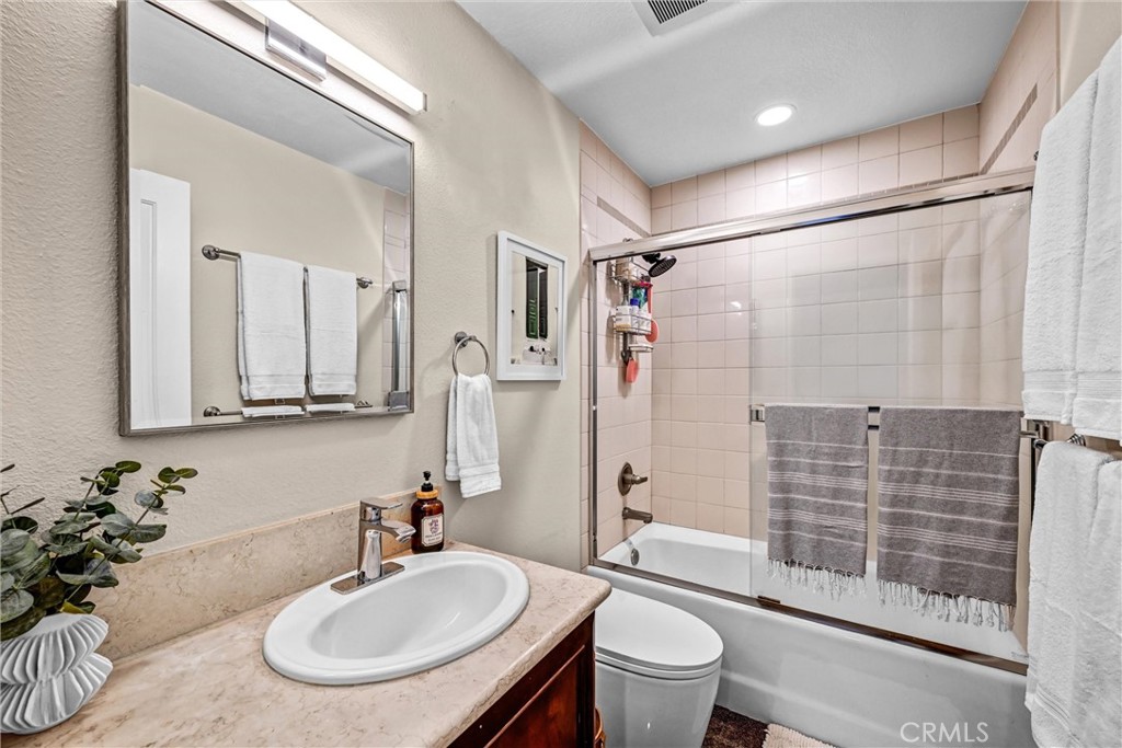 8640 Via Mallorca, Unit B La Jolla, CA 92037 - Photo 16 of 31