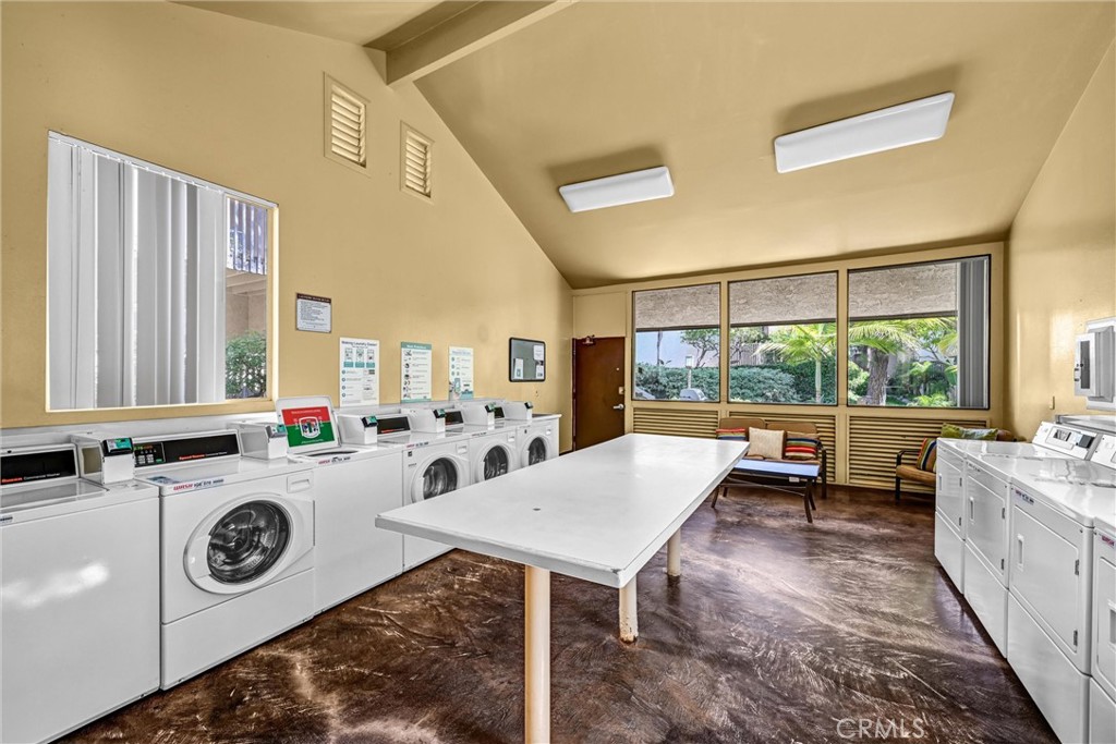 8640 Via Mallorca, Unit B La Jolla, CA 92037 - Photo 27 of 31