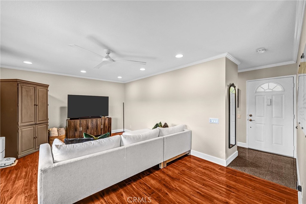8640 Via Mallorca, Unit B La Jolla, CA 92037 - Photo 5 of 31