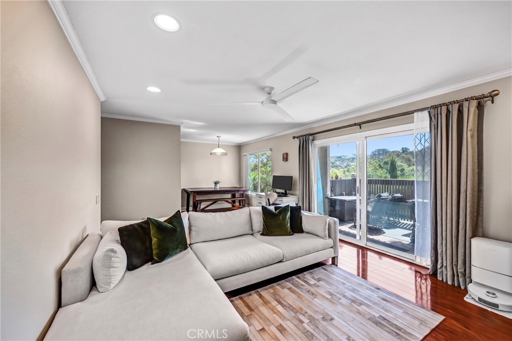 8640 Via Mallorca, Unit B La Jolla, CA 92037 - Photo 6 of 31