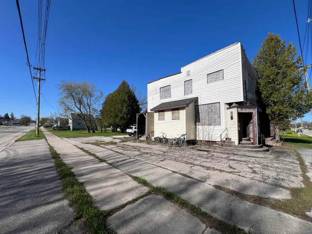 $45,000 | 600 Navarino Street, Algoma, WI 54201