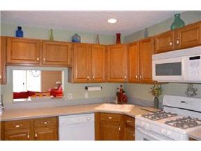 81 Middlesex Road, Unit 81 Merrimack, NH 03054 - Photo 3 of 9