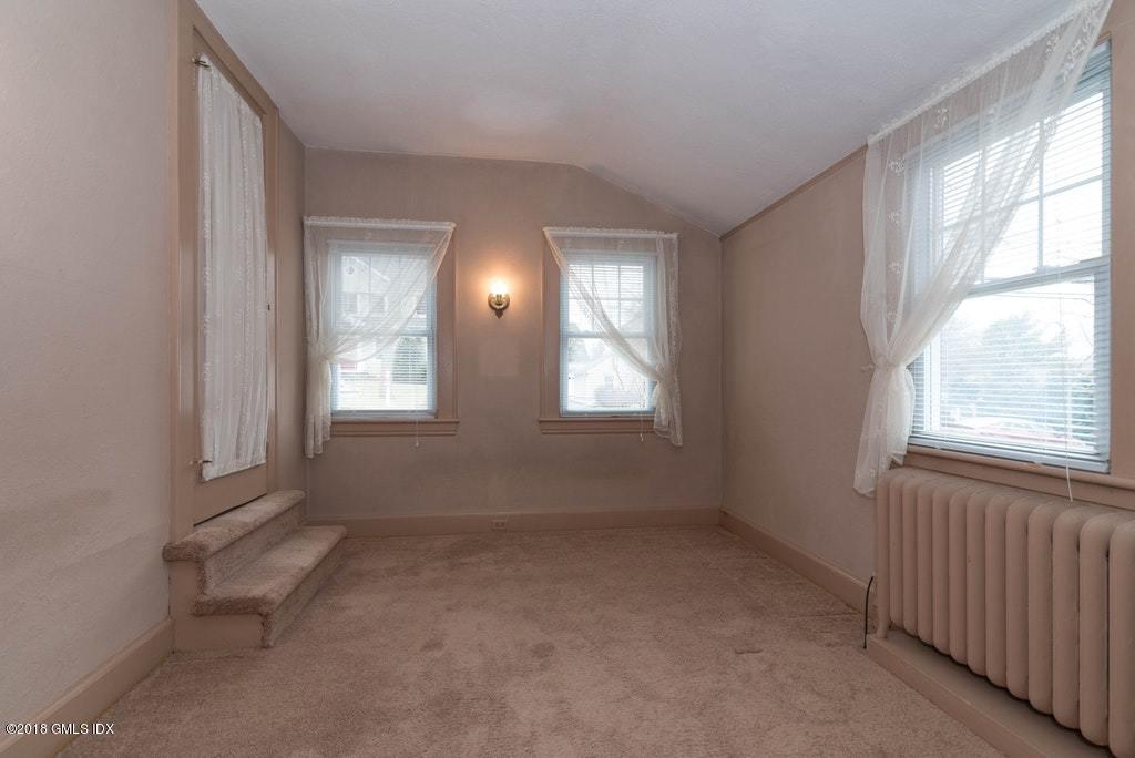 34 Hassake Road Old Greenwich, CT 06870 - Photo 8 of 14 Den