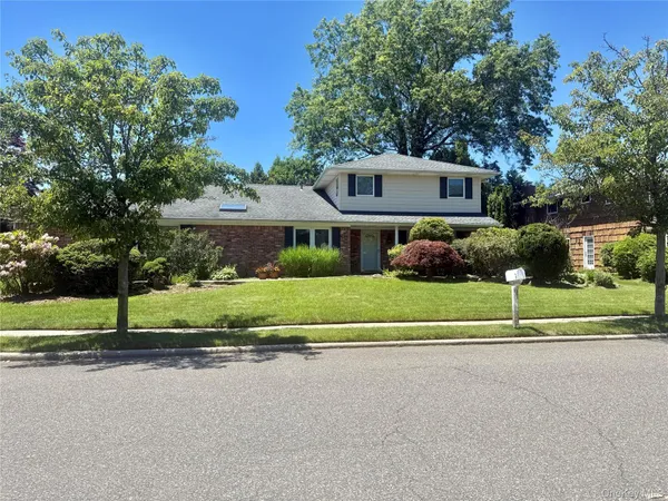 $1,489,000 | 3 Clemson Lane, Woodbury, NY 11797