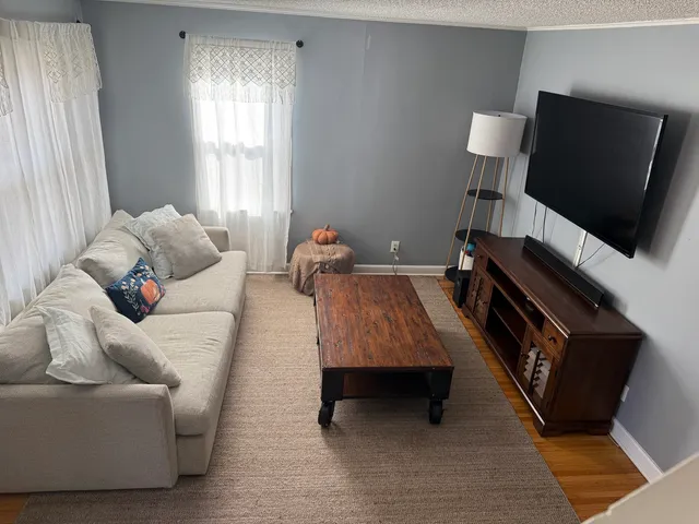 $259,900 | 1141 Homer Avenue, Aurora, IL 60505