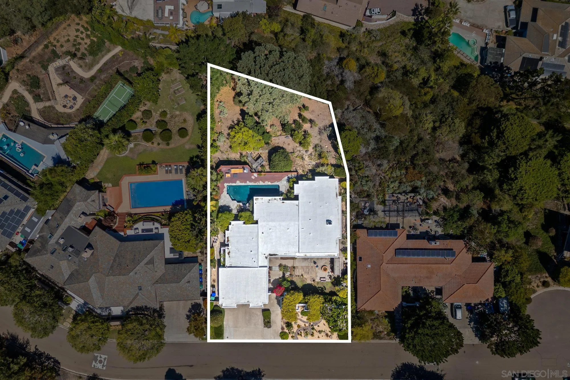 1640 El Paso Real La Jolla, CA 92037 - Photo 28 of 31