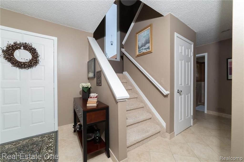 6150 Spring Vale Road, Unit 92 West Bloomfield, MI 48322 - Photo 21 of 30