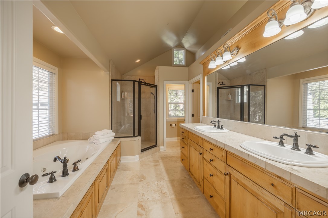 173 Grizzly Road Lake Arrowhead, CA 92352 - Photo 17 of 38 Main floor ensuite spa-like bathroom