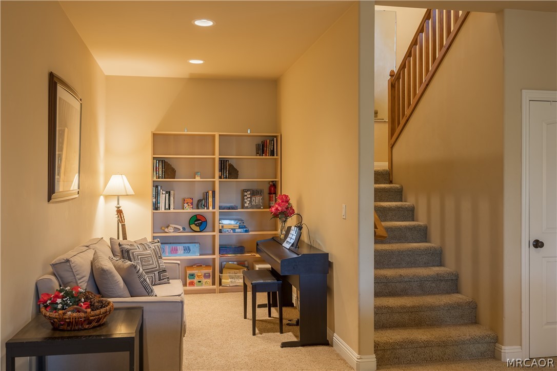 173 Grizzly Road Lake Arrowhead, CA 92352 - Photo 18 of 38 Flex space on lower level