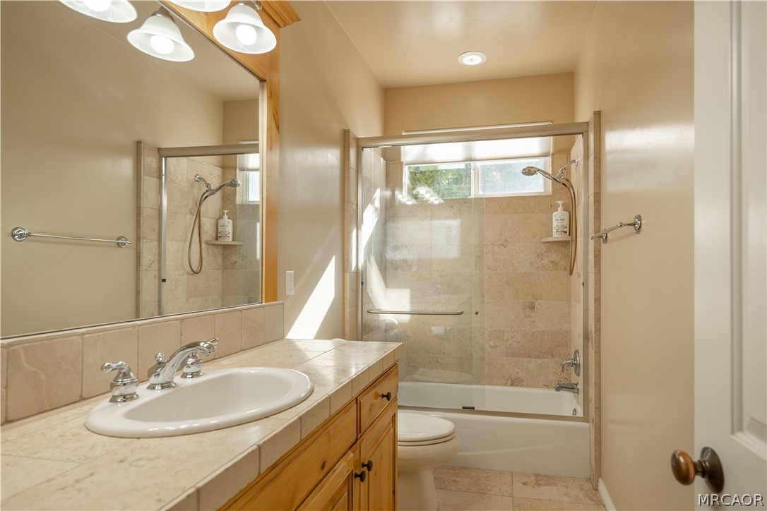 173 Grizzly Road Lake Arrowhead, CA 92352 - Photo 25 of 38 Lower level guest bath