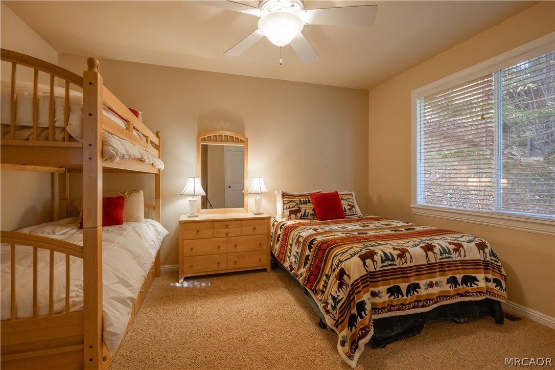 173 Grizzly Road Lake Arrowhead, CA 92352 - Photo 31 of 38 3rd bedroom