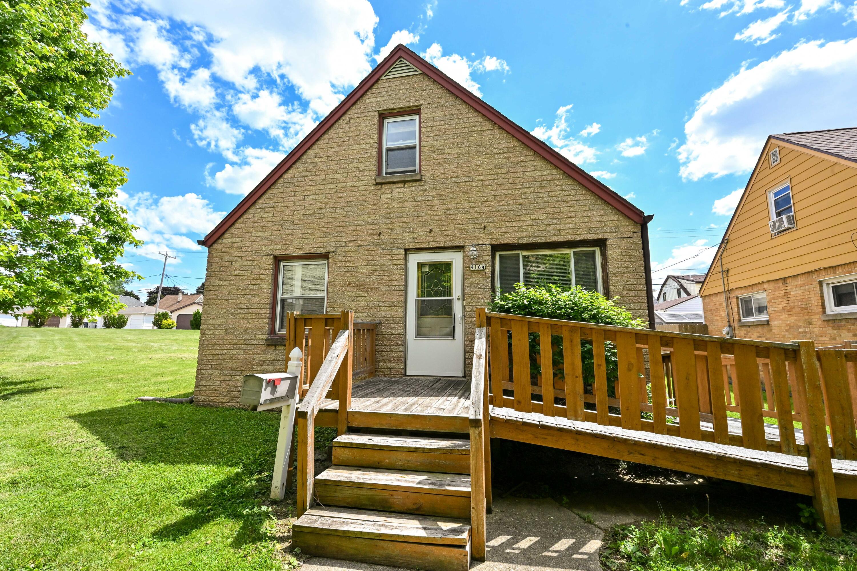 4164 South 4th Street Milwaukee, WI 53207 - Photo 2 of 30 DZ4164-2