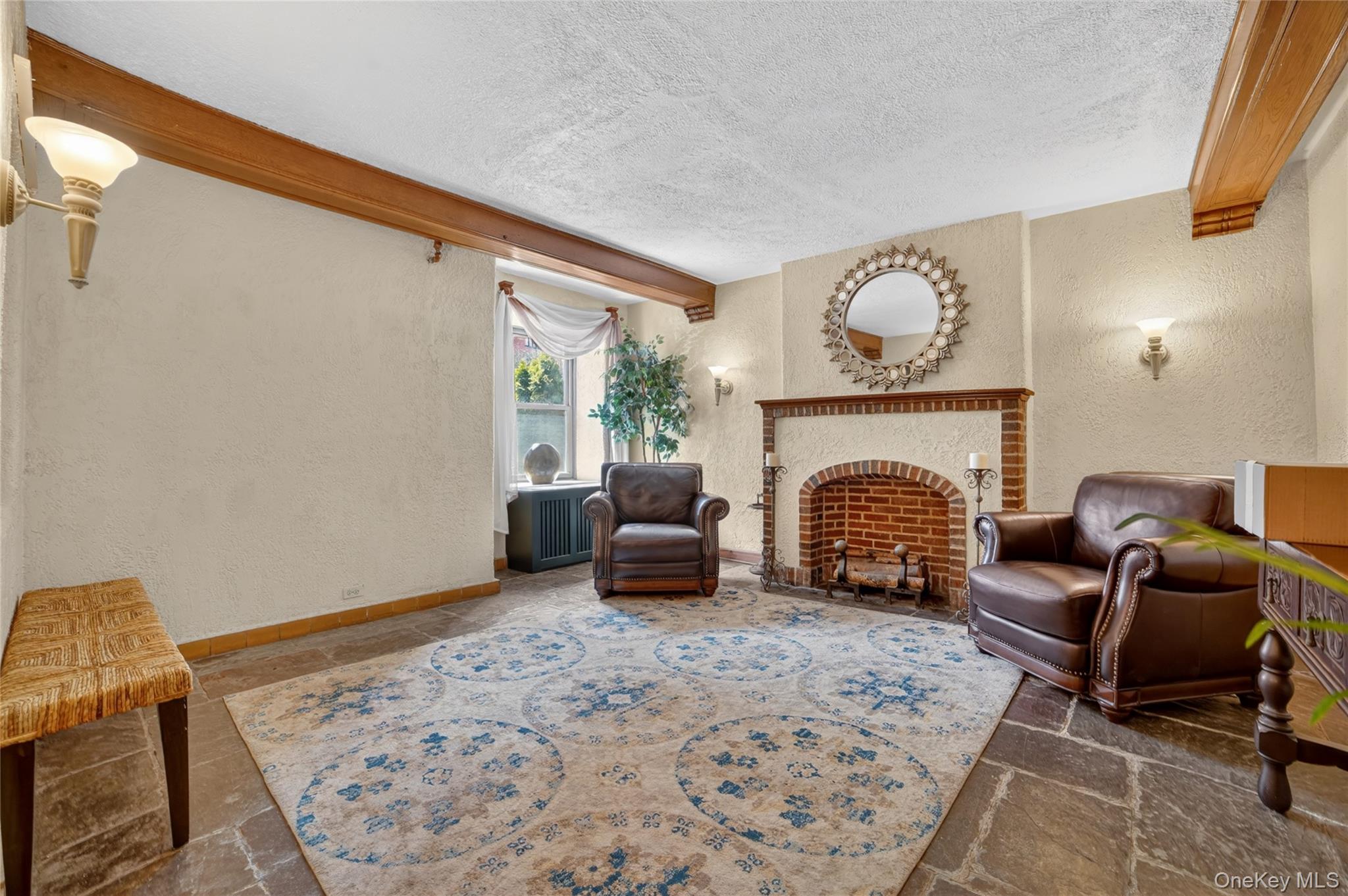 42 Pondfield Road West, Unit 4F Bronxville, NY 10708 - Photo 4 of 30