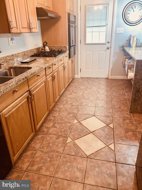 5678 Arnhem Road Baltimore, MD 21206 - Photo 12 of 39 Tile floors