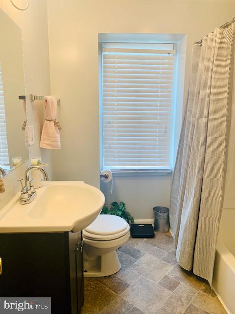 5678 Arnhem Road Baltimore, MD 21206 - Photo 19 of 39 Upstairs Bathroom