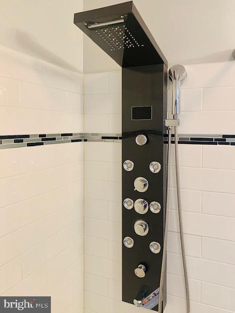 5678 Arnhem Road Baltimore, MD 21206 - Photo 20 of 39 Upgraded shower