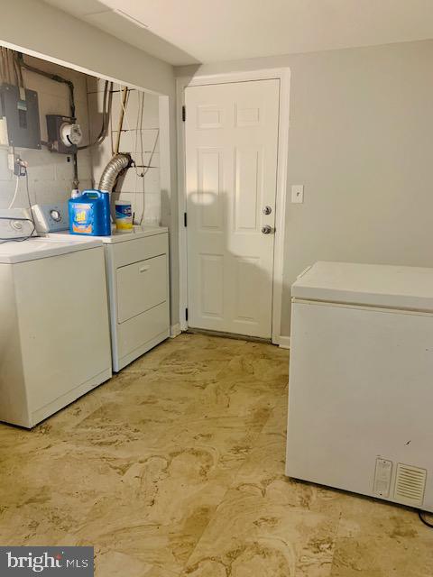 5678 Arnhem Road Baltimore, MD 21206 - Photo 35 of 39 Laundry room