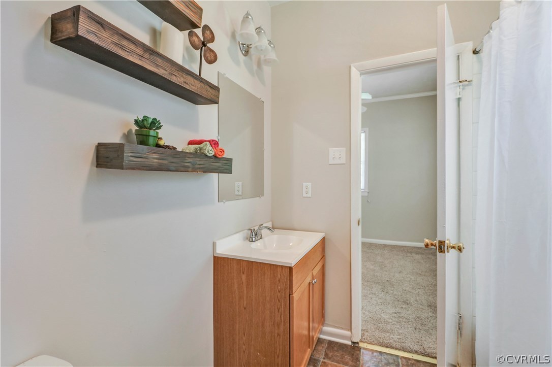 1870 Old Hanover Road Sandston, VA 23150 - Photo 12 of 25 Jack and Jill Bath - looking back the Master Bedro