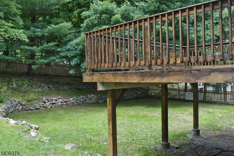 504 Edith Road Landing, NJ 07850 - Photo 4 of 18