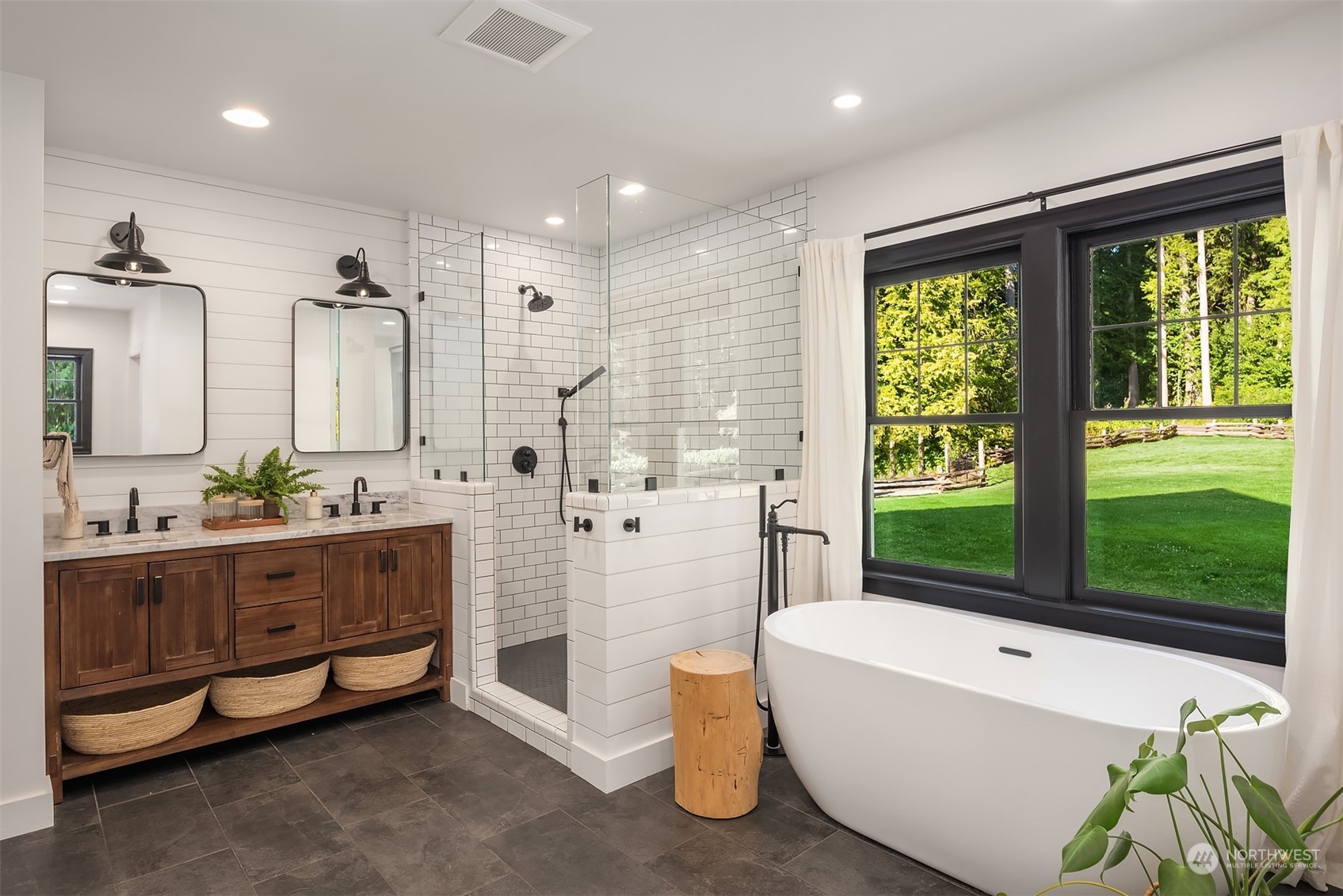 7715 Robe Menzel Road Granite Falls, WA 98252 - Photo 15 of 38 a large spacious bathroom with a large tub and sink