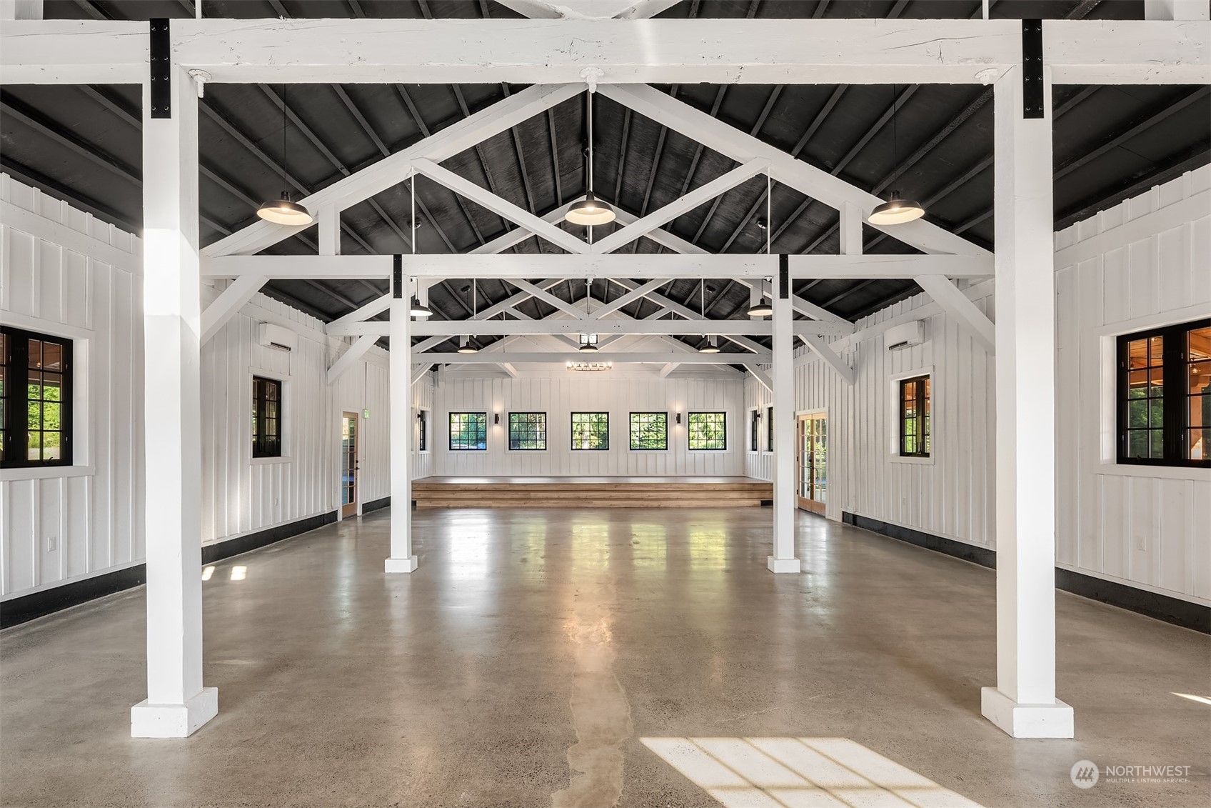 7715 Robe Menzel Road Granite Falls, WA 98252 - Photo 23 of 38 a view of a indoor swimming pool