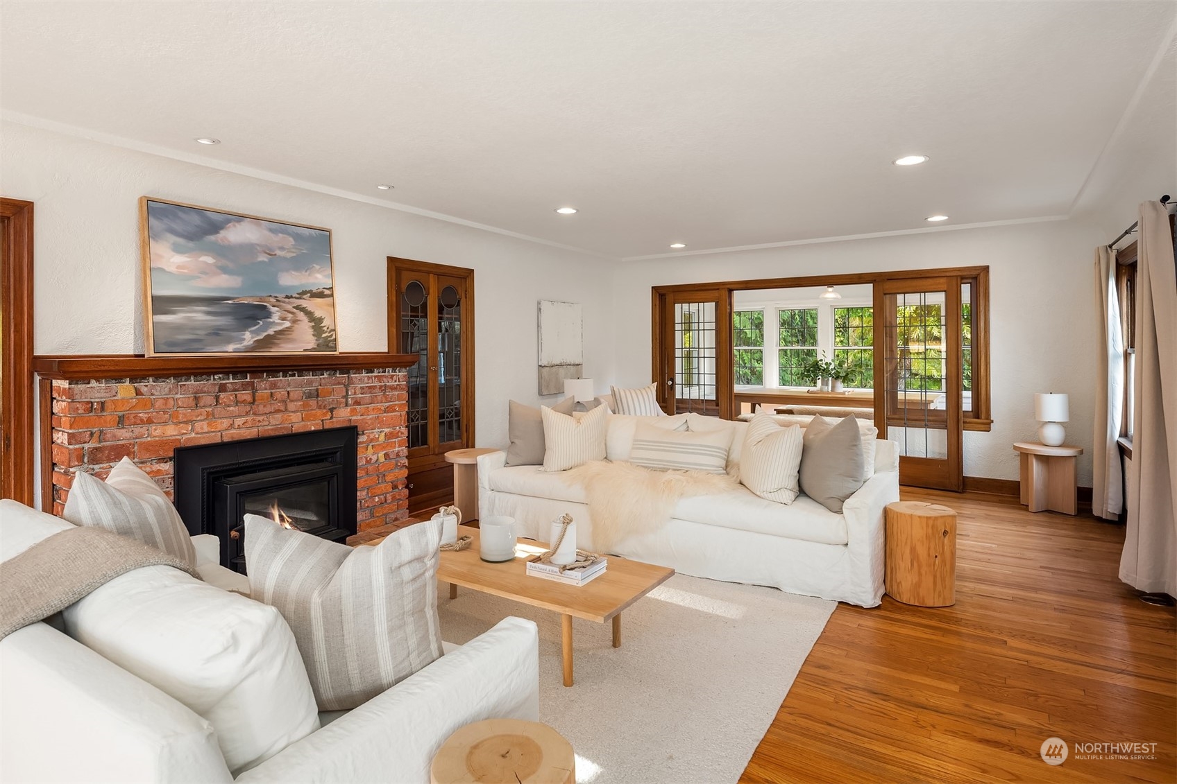 7715 Robe Menzel Road Granite Falls, WA 98252 - Photo 8 of 38 a living room with furniture and a fireplace