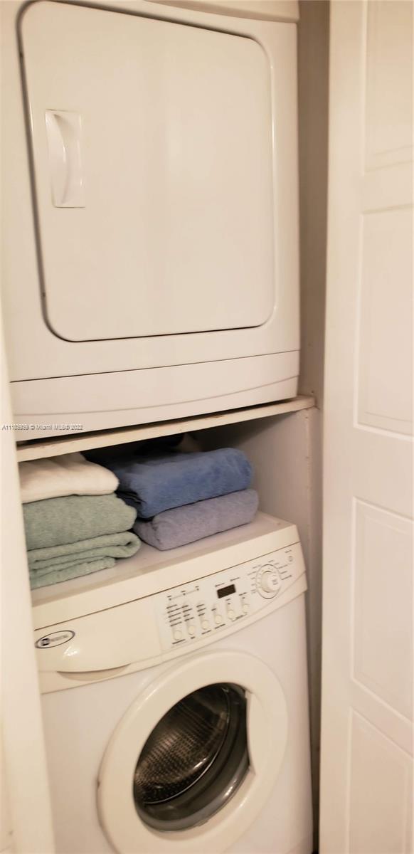 370 Racquet Club Road, Unit 103 Weston, FL 33326 - Photo 13 of 16 a close view of washer and dryer