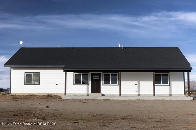 $369,000 | 19 Arapahoe Trail, Pinedale, WY 82941