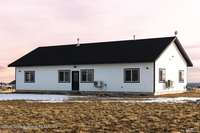 $369,000 | 19 Arapahoe Trail, Pinedale, WY 82941