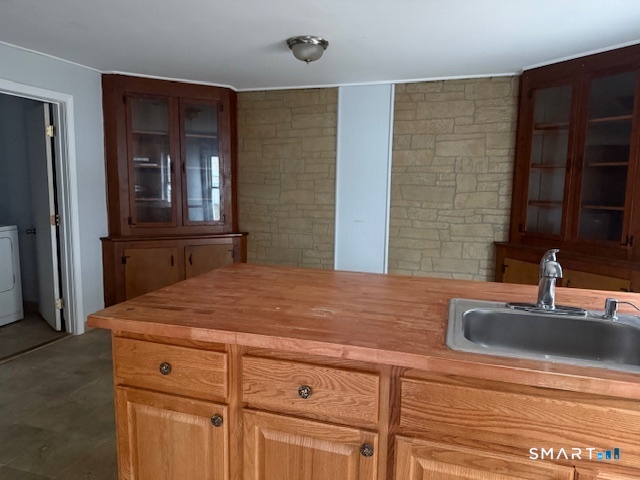 63 Minerva Street Derby, CT 06418 - Photo 8 of 32