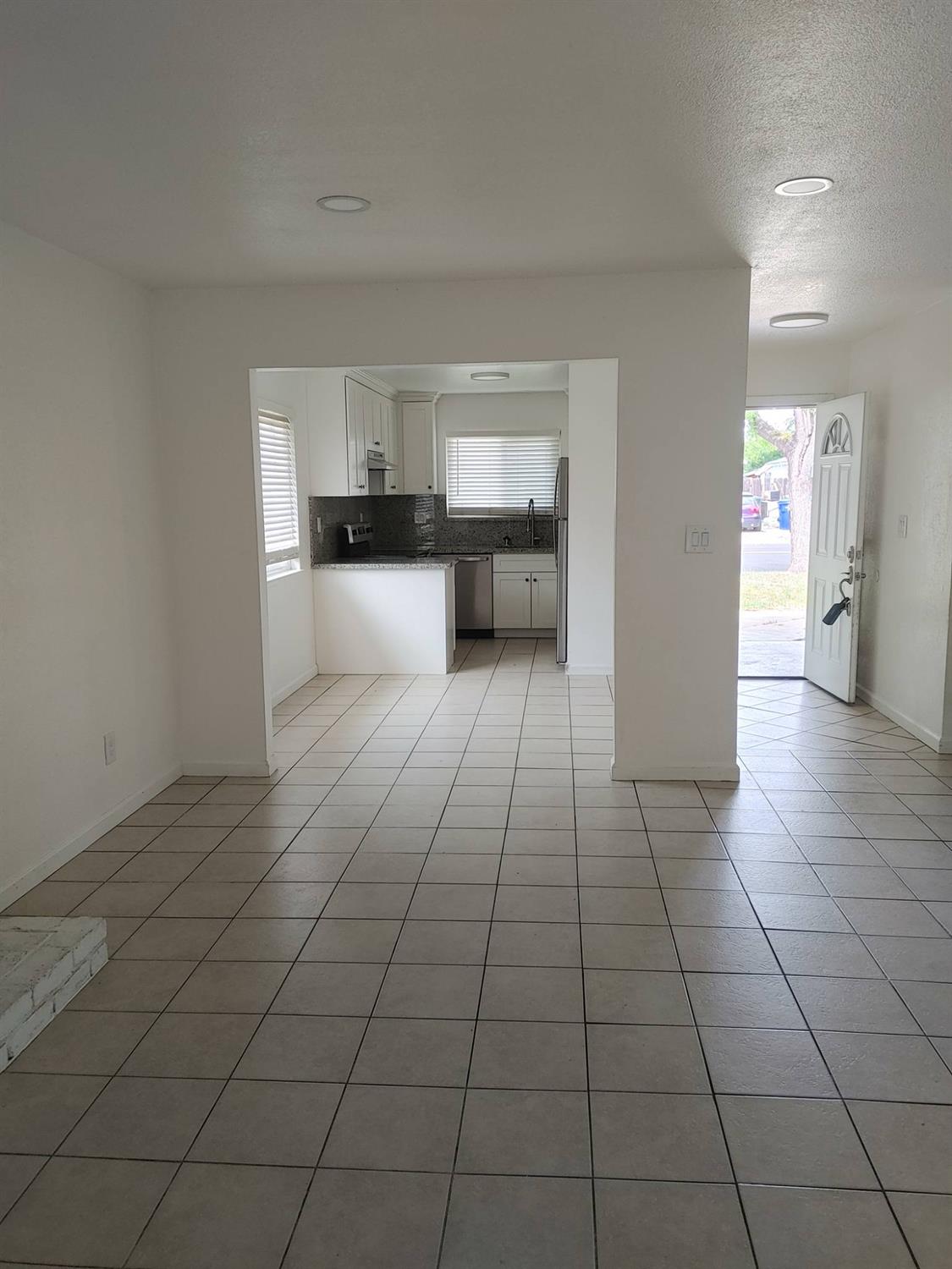 2502 Rose Avenue Modesto, CA 95355 - Photo 5 of 13