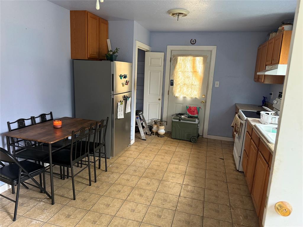 306 Southwest 5th Street Andrews, TX 79714 - Photo 3 of 12