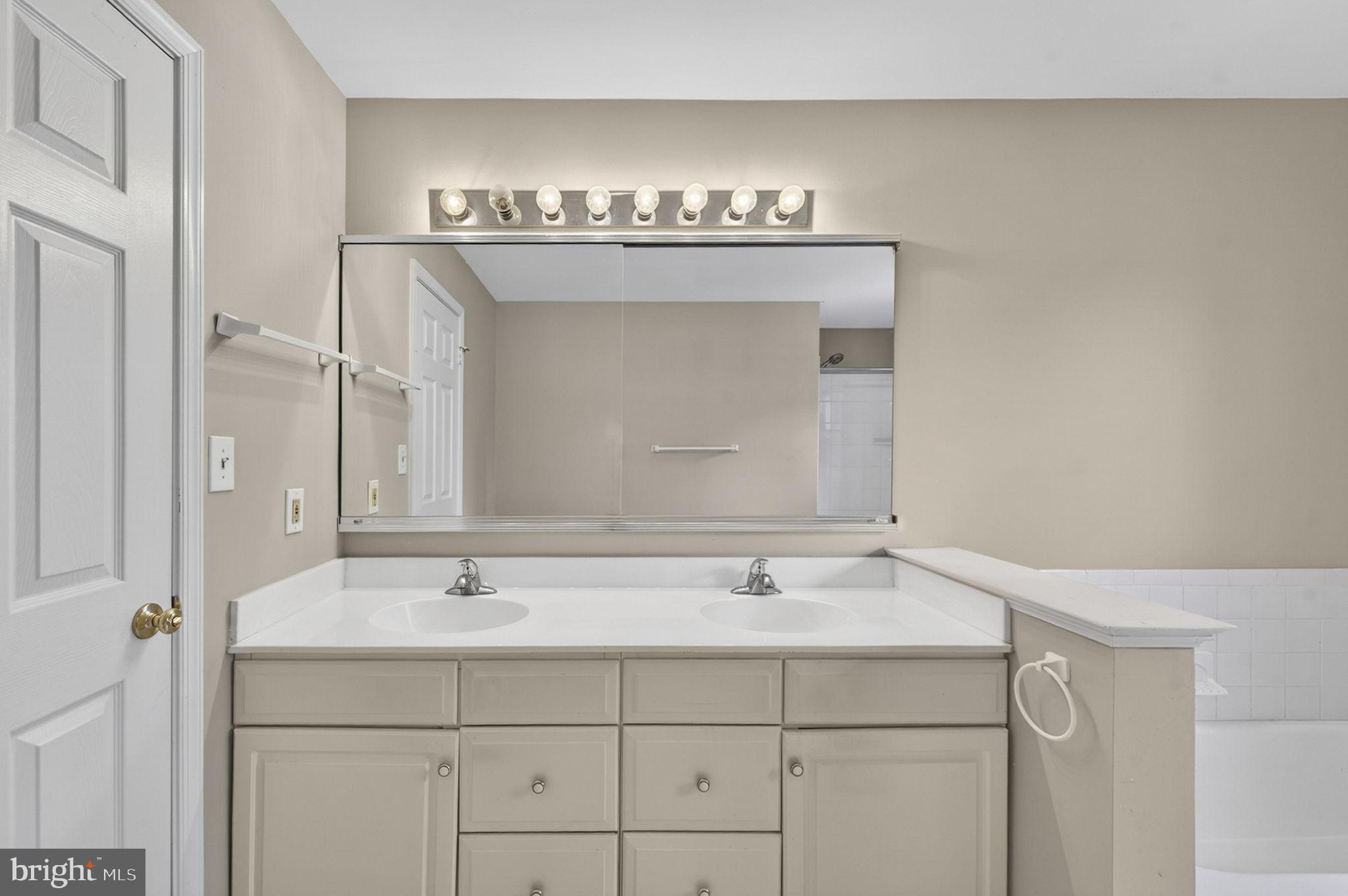 8200 Dry Ridge Road Montgomery Village, MD 20886 - Photo 40 of 85 Primary Bathroom