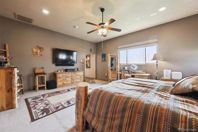 a view of utility room