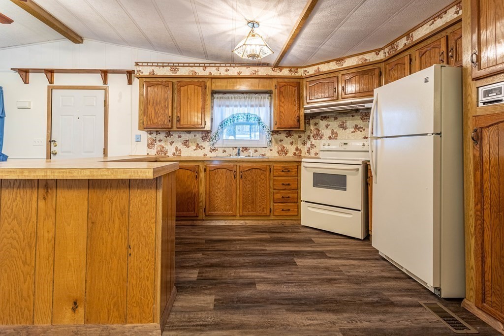 4 Cabot Road Winchendon, MA 01475 - Photo 6 of 18 Gallery Image 6