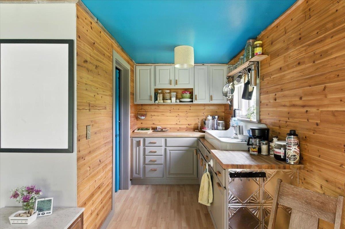 421 Rickaby Road Lowell, VT 05847 - Photo 16 of 58