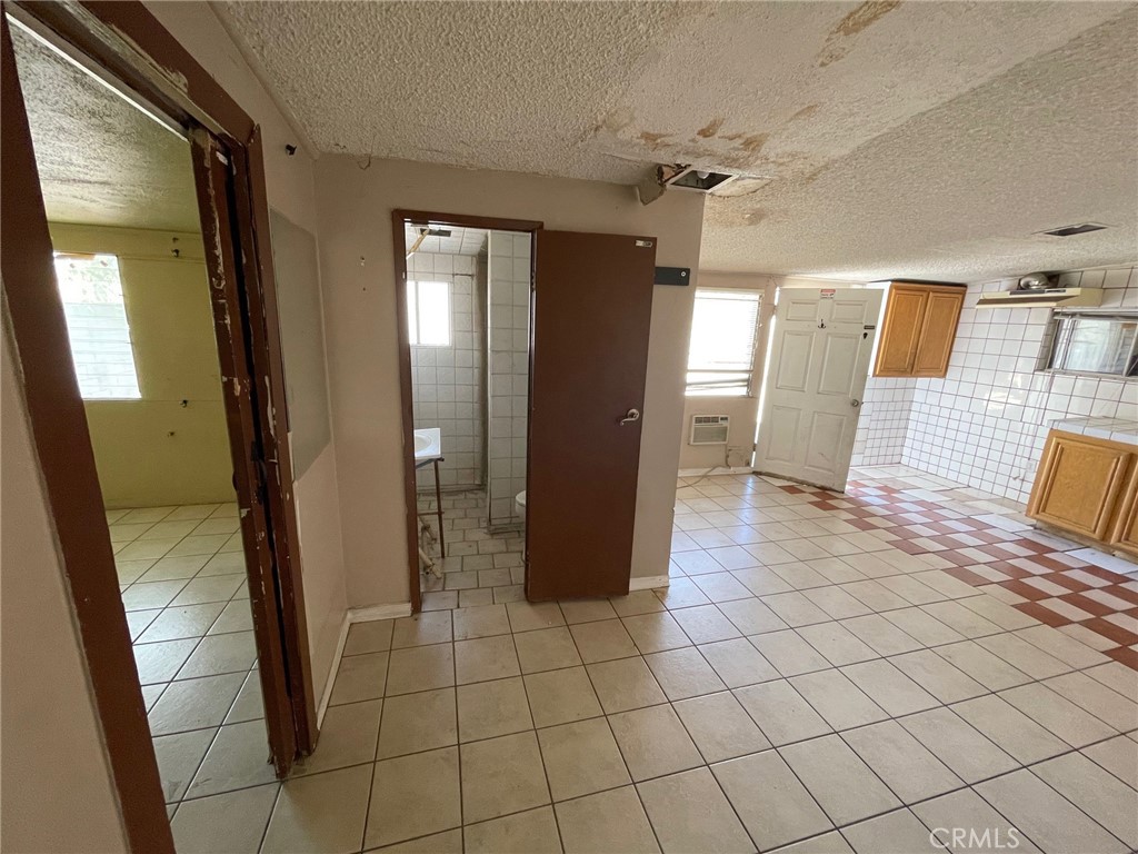 845 North Hagar Street San Fernando, CA 91340 - Photo 18 of 28