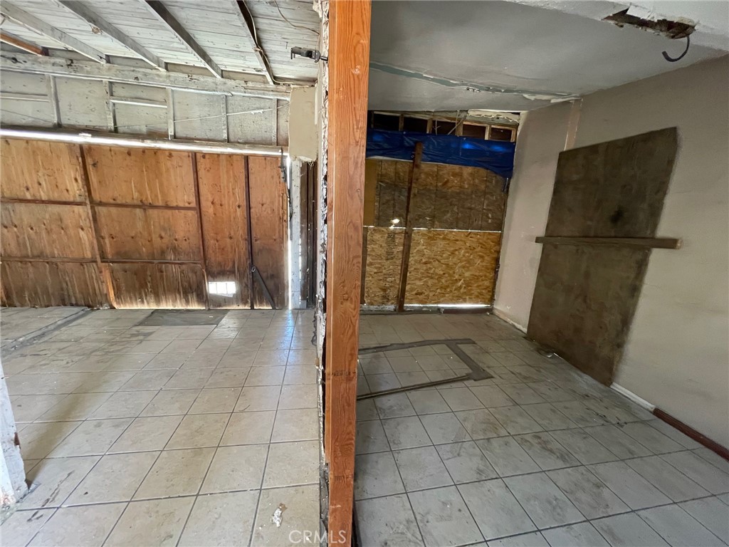 845 North Hagar Street San Fernando, CA 91340 - Photo 24 of 28 a view of entryway