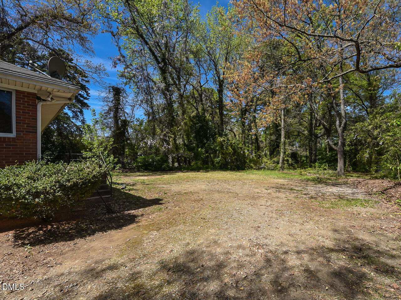 4916 Western Boulevard Raleigh, NC 27606 - Photo 4 of 18 Exterior - side yard - OK