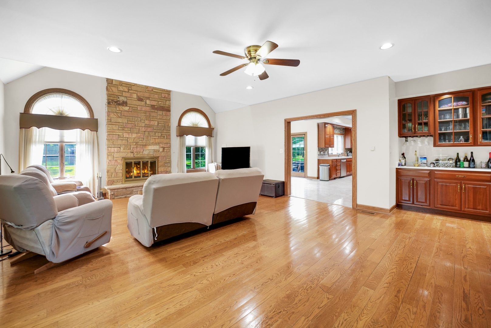 1816 Princeton Road Flossmoor, IL 60422 - Photo 10 of 26 a living room with furniture and a large window