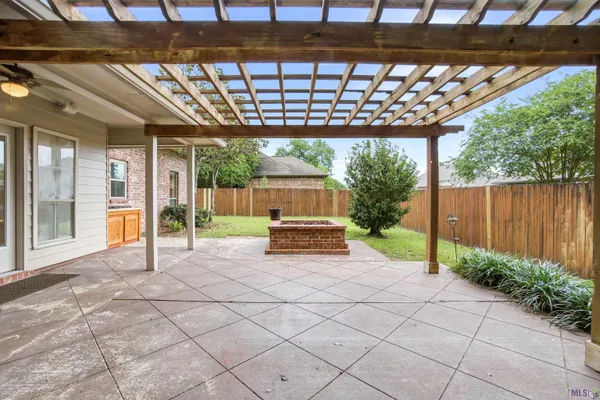 $350,000 | 13088 Dutchtown Lakes Drive, Geismar, LA 70734