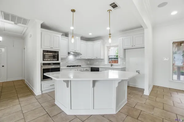 $350,000 | 13088 Dutchtown Lakes Drive, Geismar, LA 70734