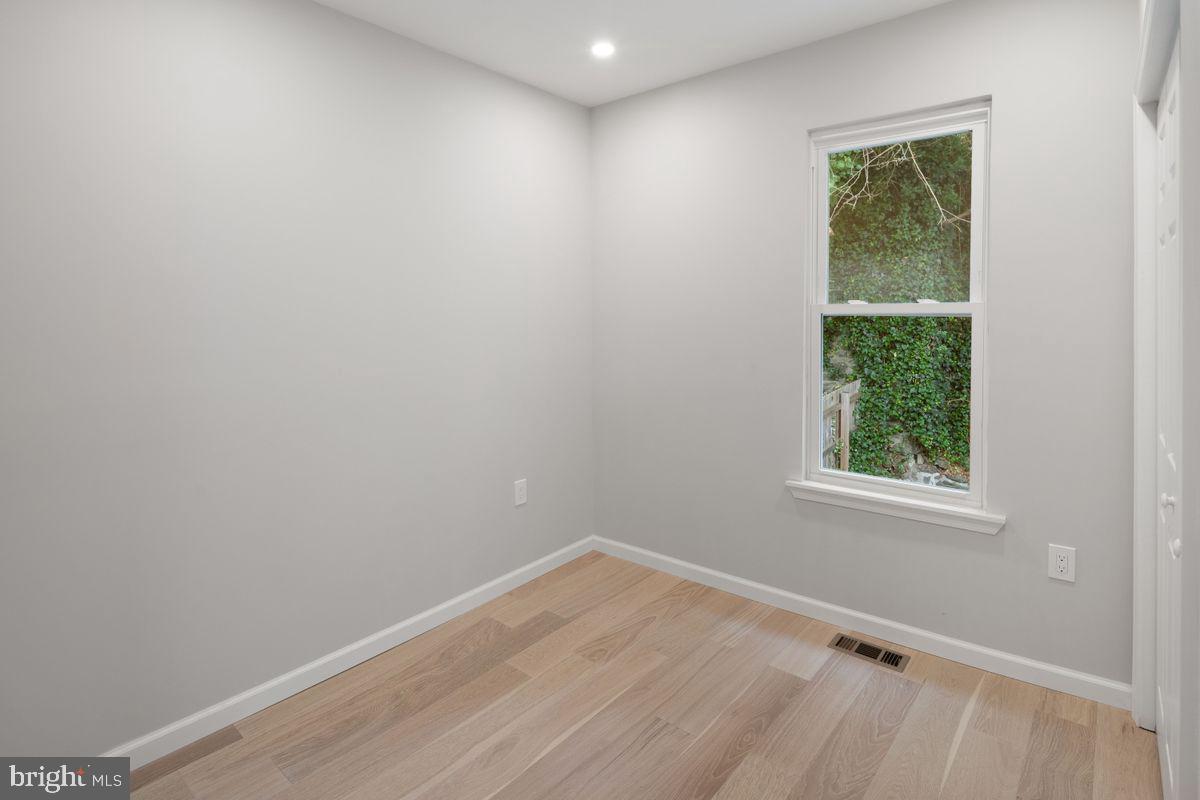 4129 Terrace Street Philadelphia, PA 19128 - Photo 19 of 27 an empty room with a window
