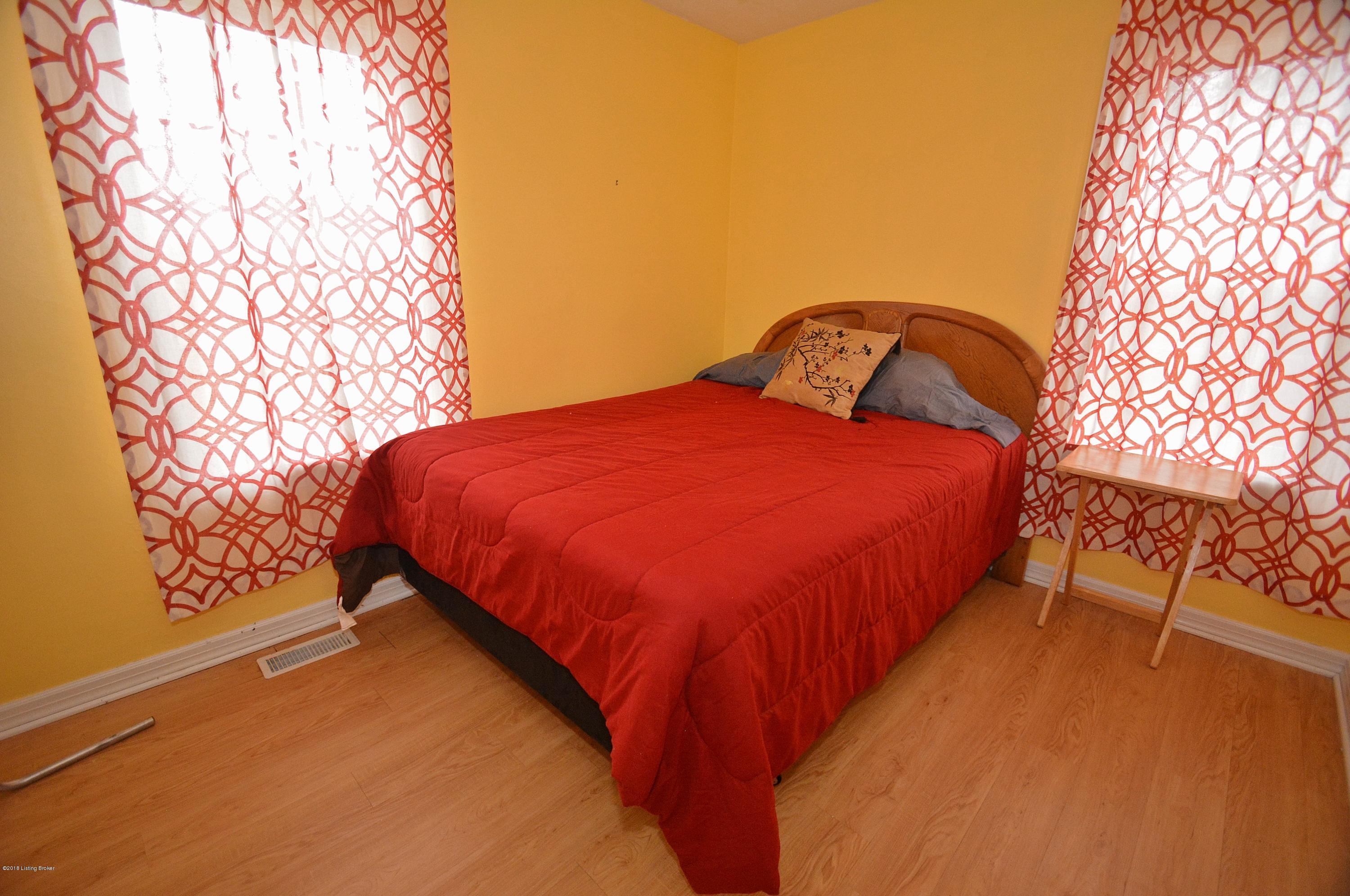 4603 Dohn Road Louisville, KY 40216 - Photo 12 of 19 12 2nd BR on 1st Level