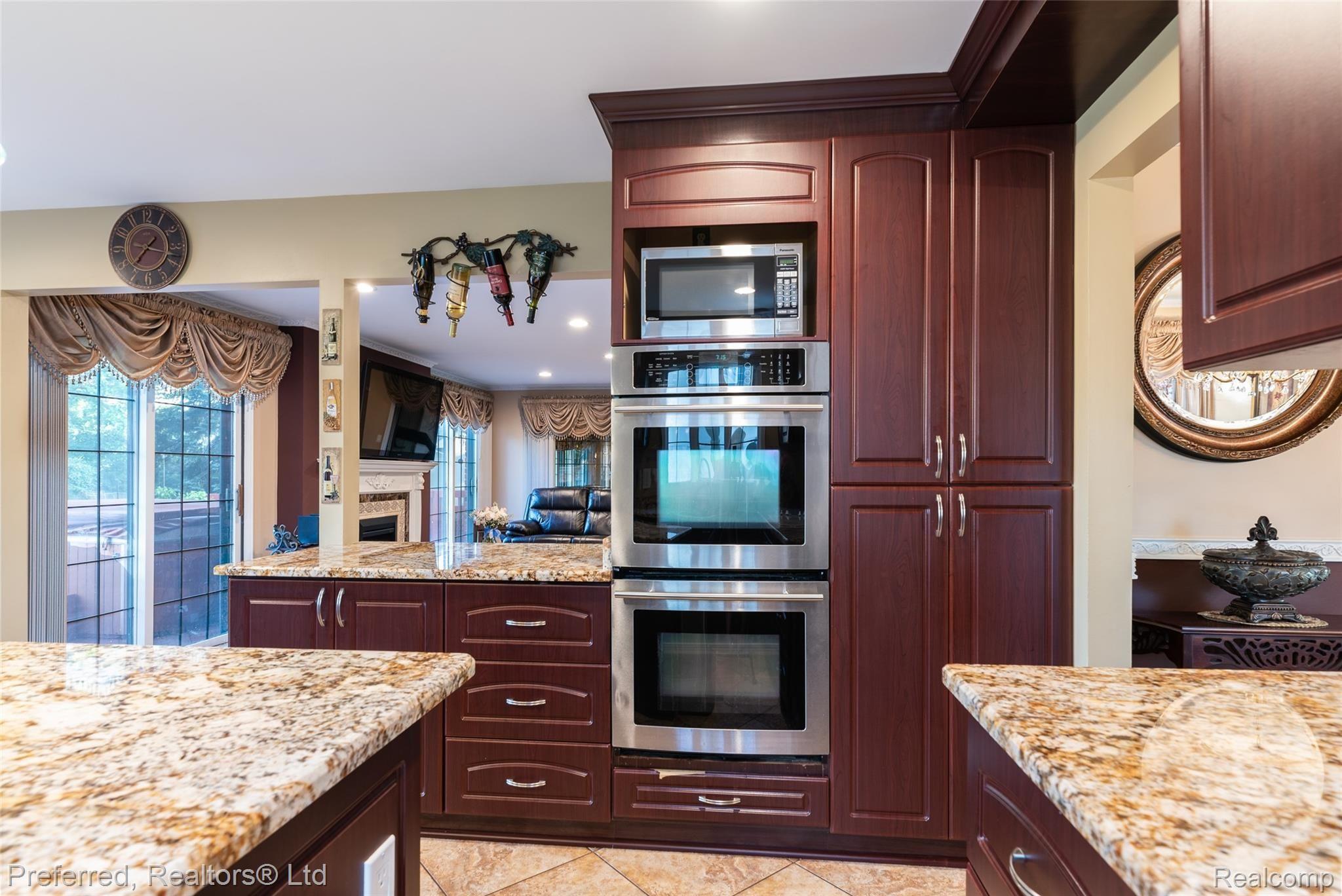 31170 Country Ridge Circle Farmington, MI 48331 - Photo 17 of 56 DSC_1055-Edit.jpg