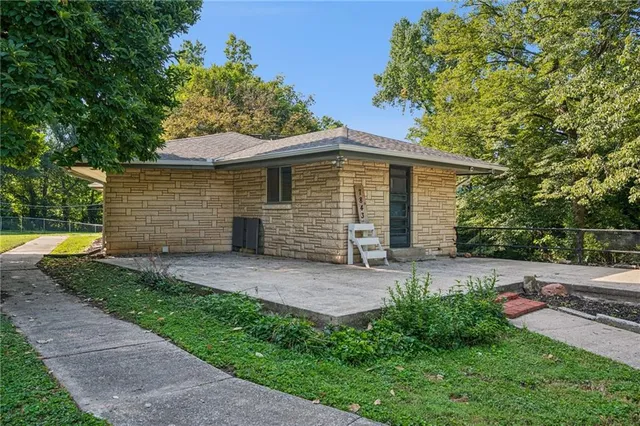 $334,900 | 7843 Savage Drive, Kansas City, KS 66109
