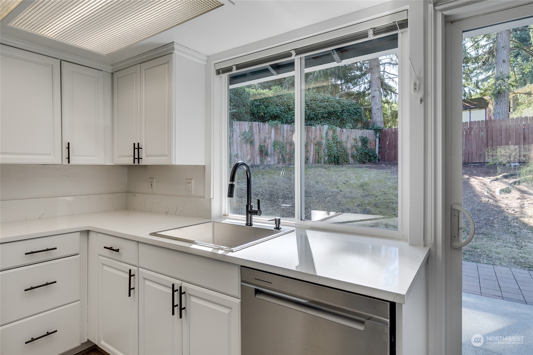 13501 Southeast 161st Place Renton, WA 98058 - Photo 4 of 21 Gallery Image 4