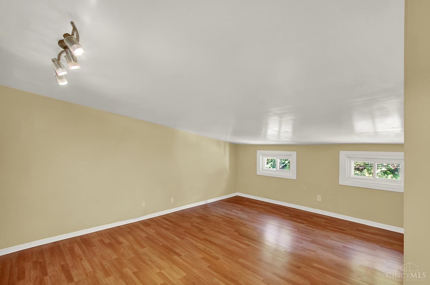 2208 Ravine Street Cincinnati, OH 45219 - Photo 38 of 53